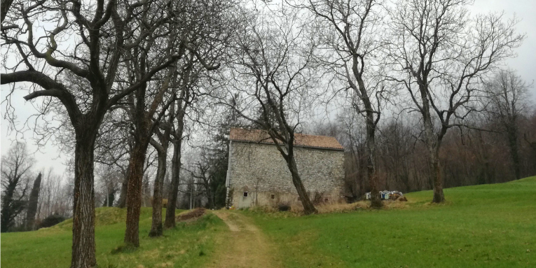 Cassanego Il Sentiero Piere Rosse